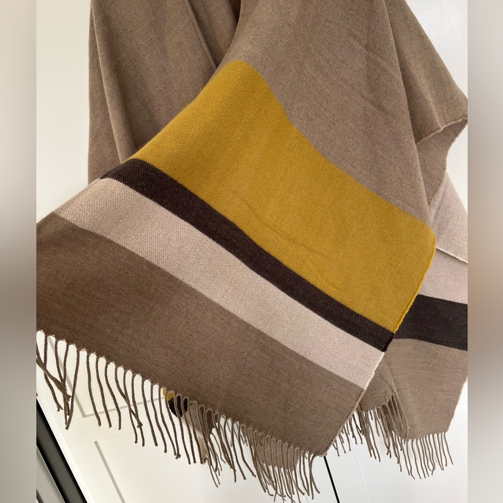 CAbi Knit Fringe Poncho Blanket Wrap Mustard Taupe - Picture 10 of 11